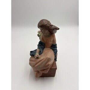 Pretty Nadal Spain Large Figurine Lady with large Pot of Pink Roses